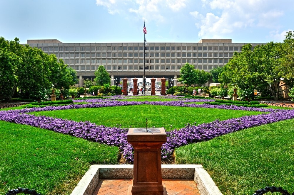 DOE revokes USD 3.7B in clean energy funding, putting 24 major projects in jeopardy